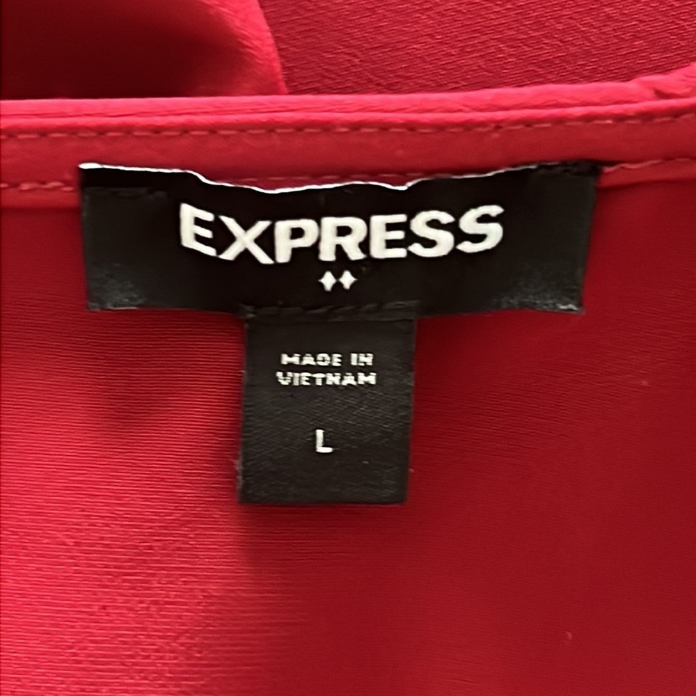Express Red Top - Picture 4 of 5